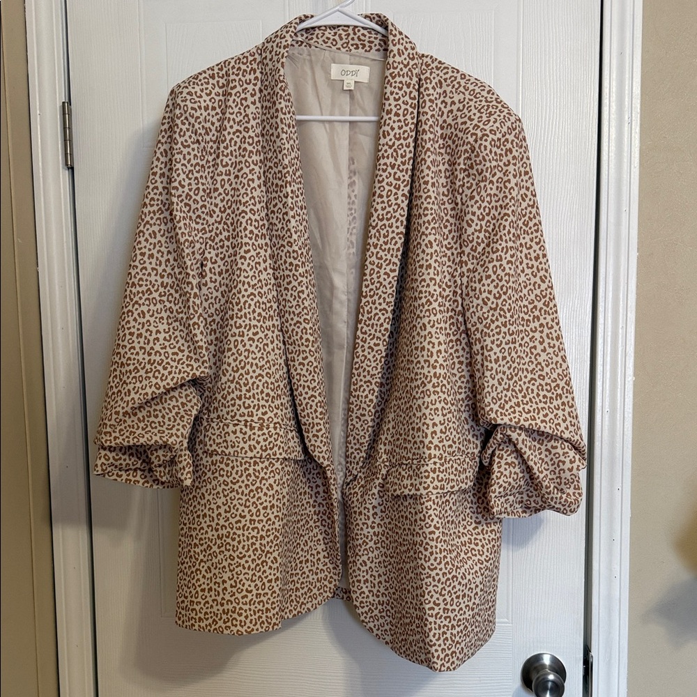 Cozy Beige Leopard Print Teddy Jacket